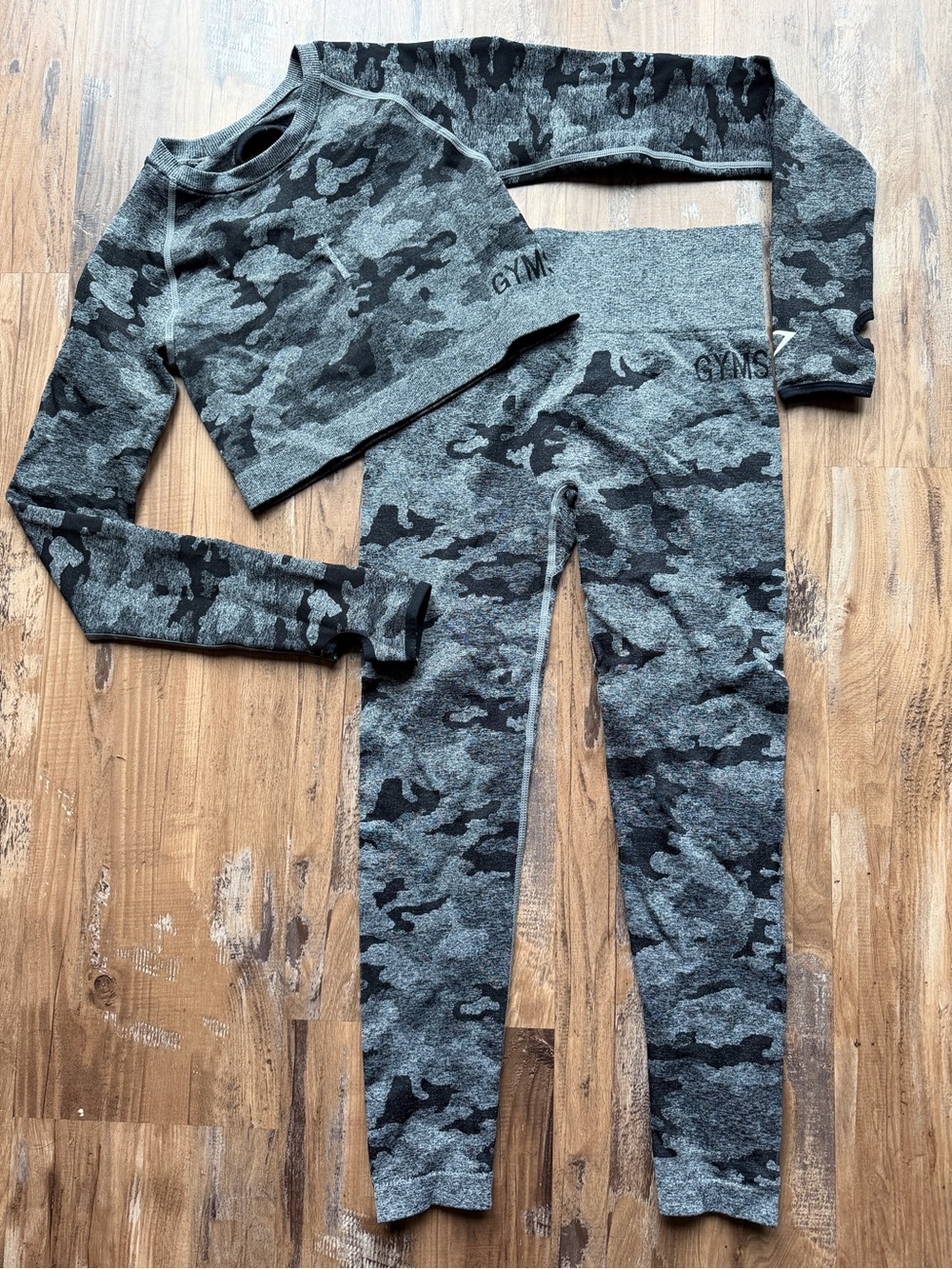 Gymshark Woman’s Black & Gray Camo Seamless Leggings Medium 0198